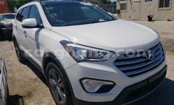 Ra Àlòkù Hyundai Santa Fe funfun Ọkọ̀ in Accra ni Greater Accra