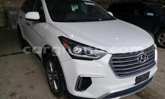 Buy Used Hyundai Santa Fe White Car in Accra in Greater Accra Buy Used Hyundai Santa Fe White Car in Accra in Greater Accra