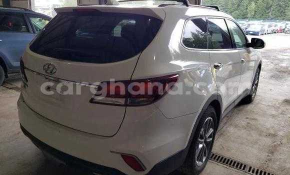 Buy Used Hyundai Santa Fe White Car in Accra in Greater Accra Buy Used Hyundai Santa Fe White Car in Accra in Greater Accra