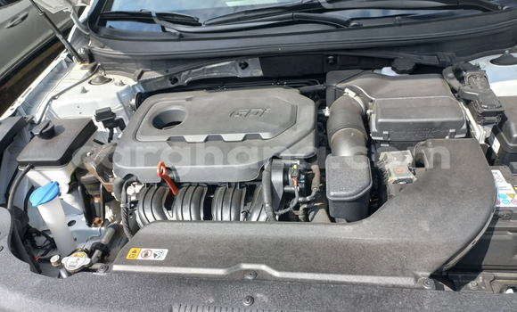 Sayi Na hannu Hyundai Sonata White Mota in Accra a Greater Accra Sayi Na hannu Hyundai Sonata White Mota in Accra a Greater Accra