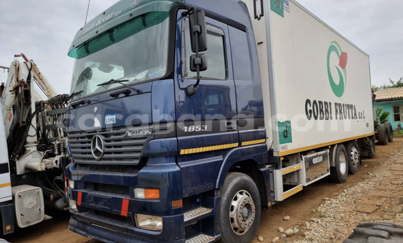 Ra Àlòkù Mercedes‒Benz Arocs Blue Ọkọ̀ akẹ́rù ńlá in Accra ni Greater Accra Ra Àlòkù Mercedes‒Benz Arocs Blue Ọkọ̀ akẹ́rù ńlá in Accra ni Greater Accra