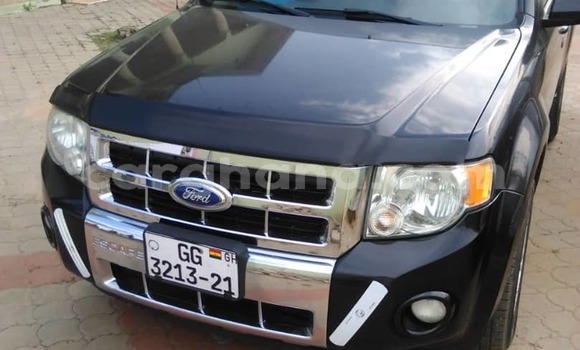 Sayi Na hannu Ford Escape Black Mota in Accra a Greater Accra