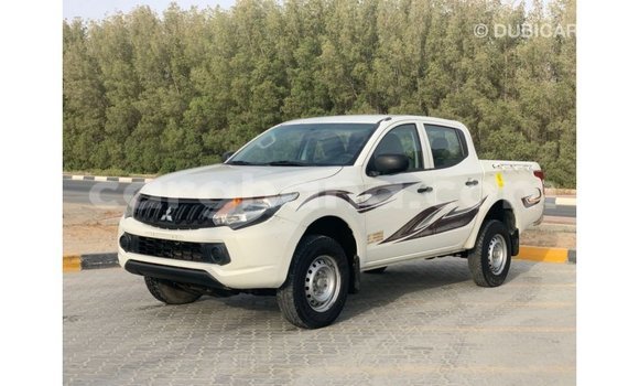 Ra Imported Mitsubishi L200 funfun Ọkọ̀ in Import - Dubai ni Ashanti Ra Imported Mitsubishi L200 funfun Ọkọ̀ in Import - Dubai ni Ashanti