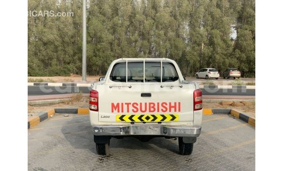 Ra Imported Mitsubishi L200 funfun Ọkọ̀ in Import - Dubai ni Ashanti Ra Imported Mitsubishi L200 funfun Ọkọ̀ in Import - Dubai ni Ashanti