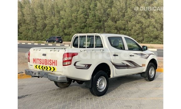 Ra Imported Mitsubishi L200 funfun Ọkọ̀ in Import - Dubai ni Ashanti Ra Imported Mitsubishi L200 funfun Ọkọ̀ in Import - Dubai ni Ashanti