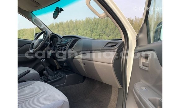 Ra Imported Mitsubishi L200 funfun Ọkọ̀ in Import - Dubai ni Ashanti Ra Imported Mitsubishi L200 funfun Ọkọ̀ in Import - Dubai ni Ashanti