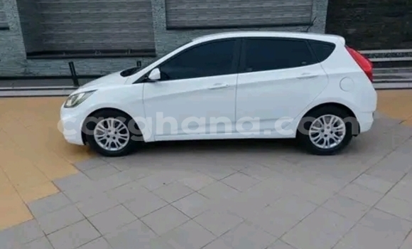 Buy Used Hyundai Accent White Car in Accra in Greater Accra