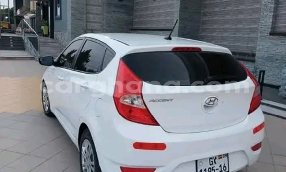 Buy Used Hyundai Accent White Car in Accra in Greater Accra Buy Used Hyundai Accent White Car in Accra in Greater Accra