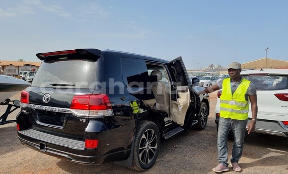 Buy Used Toyota Land Cruiser Black Car in Accra in Greater Accra Buy Used Toyota Land Cruiser Black Car in Accra in Greater Accra