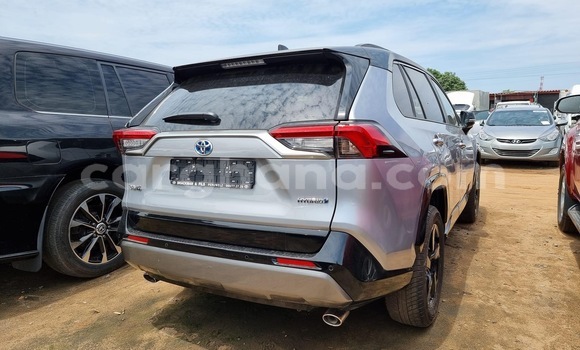Sayi Na hannu Toyota RAV4 Azurfa Mota in Accra a Greater Accra