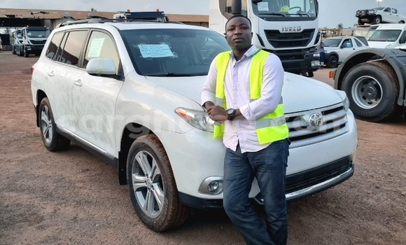 Buy Used Toyota Highlander White Car in Accra in Greater Accra