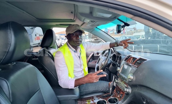 Ra Àlòkù Toyota Highlander funfun Ọkọ̀ in Accra ni Greater Accra Ra Àlòkù Toyota Highlander funfun Ọkọ̀ in Accra ni Greater Accra