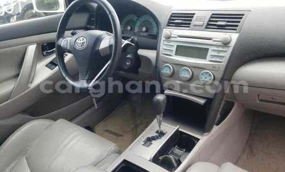 Sayi Na hannu Toyota Camry White Mota in Accra a Greater Accra Sayi Na hannu Toyota Camry White Mota in Accra a Greater Accra