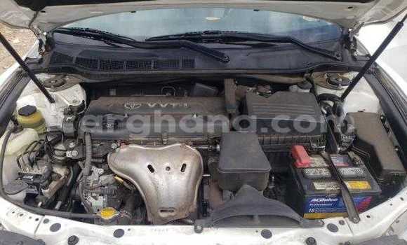 Sayi Na hannu Toyota Camry White Mota in Accra a Greater Accra Sayi Na hannu Toyota Camry White Mota in Accra a Greater Accra