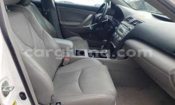 Sayi Na hannu Toyota Camry White Mota in Accra a Greater Accra Sayi Na hannu Toyota Camry White Mota in Accra a Greater Accra