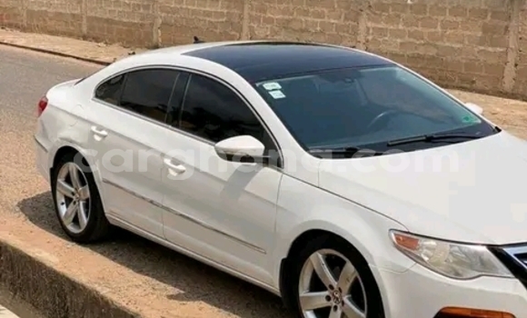 Buy Used Volkswagen Golf White Car in Accra in Greater Accra Buy Used Volkswagen Golf White Car in Accra in Greater Accra