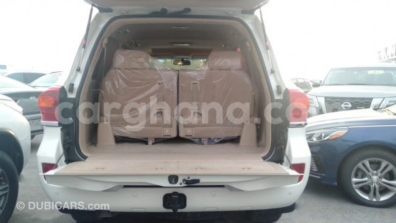 Big with watermark toyota land cruiser ashanti import dubai 47310