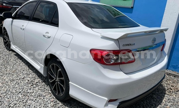 Sayi Na hannu Toyota Corolla White Mota in Accra a Greater Accra Sayi Na hannu Toyota Corolla White Mota in Accra a Greater Accra
