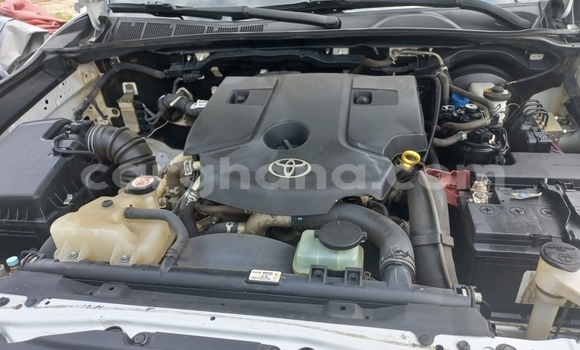Buy Used Toyota Hilux White Car in Accra in Greater Accra Buy Used Toyota Hilux White Car in Accra in Greater Accra