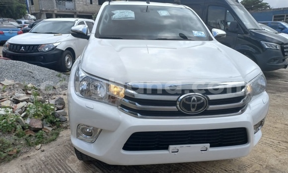 Buy Used Toyota Hilux White Car in Accra in Greater Accra Buy Used Toyota Hilux White Car in Accra in Greater Accra