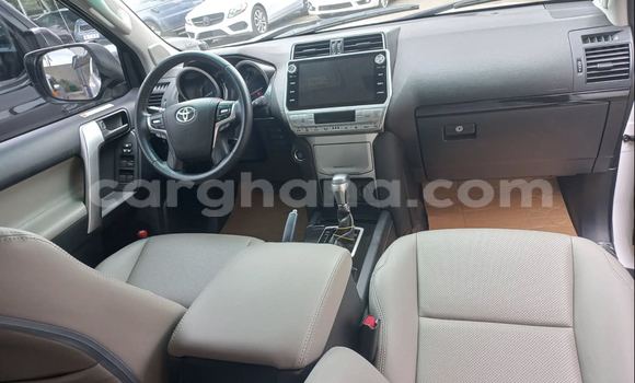Sayi Na hannu Toyota Land Cruiser Prado White Mota in Accra a Greater Accra Sayi Na hannu Toyota Land Cruiser Prado White Mota in Accra a Greater Accra