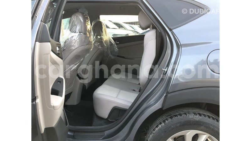 Big with watermark hyundai tucson ashanti import dubai 47350