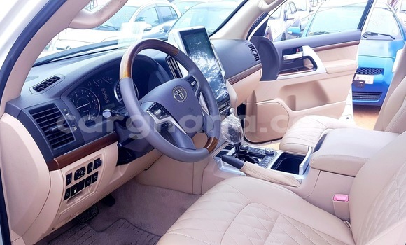 Sayi Na hannu Toyota Land Cruiser White Mota in Accra a Greater Accra Sayi Na hannu Toyota Land Cruiser White Mota in Accra a Greater Accra