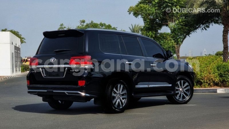 Big with watermark toyota land cruiser ashanti import dubai 47371