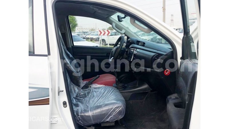 Big with watermark toyota hilux ashanti import dubai 47373