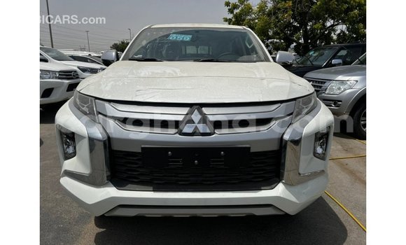 Ra Imported Mitsubishi L200 funfun Ọkọ̀ in Import - Dubai ni Ashanti Ra Imported Mitsubishi L200 funfun Ọkọ̀ in Import - Dubai ni Ashanti