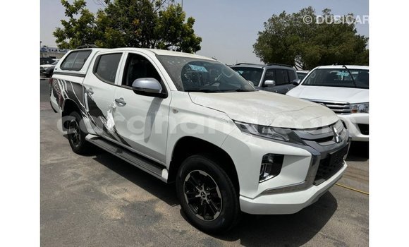 Ra Imported Mitsubishi L200 funfun Ọkọ̀ in Import - Dubai ni Ashanti Ra Imported Mitsubishi L200 funfun Ọkọ̀ in Import - Dubai ni Ashanti