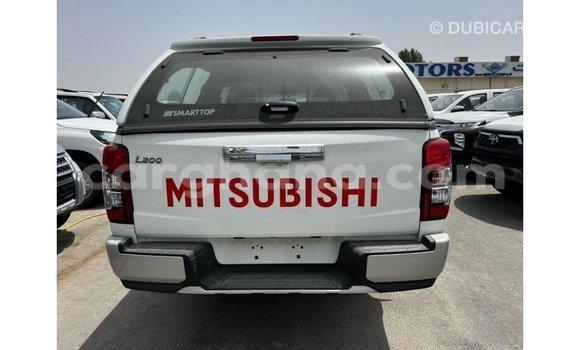Ra Imported Mitsubishi L200 funfun Ọkọ̀ in Import - Dubai ni Ashanti Ra Imported Mitsubishi L200 funfun Ọkọ̀ in Import - Dubai ni Ashanti
