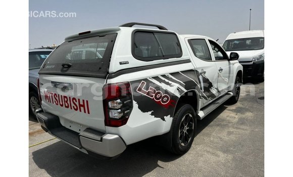 Ra Imported Mitsubishi L200 funfun Ọkọ̀ in Import - Dubai ni Ashanti Ra Imported Mitsubishi L200 funfun Ọkọ̀ in Import - Dubai ni Ashanti