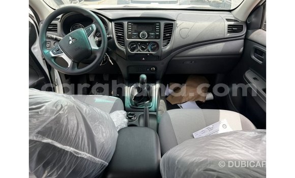 Ra Imported Mitsubishi L200 funfun Ọkọ̀ in Import - Dubai ni Ashanti Ra Imported Mitsubishi L200 funfun Ọkọ̀ in Import - Dubai ni Ashanti