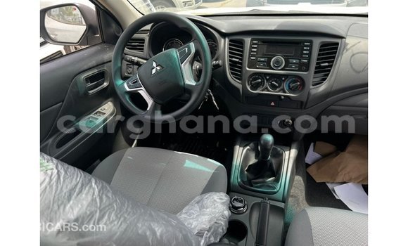 Ra Imported Mitsubishi L200 funfun Ọkọ̀ in Import - Dubai ni Ashanti Ra Imported Mitsubishi L200 funfun Ọkọ̀ in Import - Dubai ni Ashanti