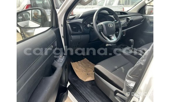 Buy Import Toyota Hilux White Car in Import - Dubai in Ashanti Buy Import Toyota Hilux White Car in Import - Dubai in Ashanti
