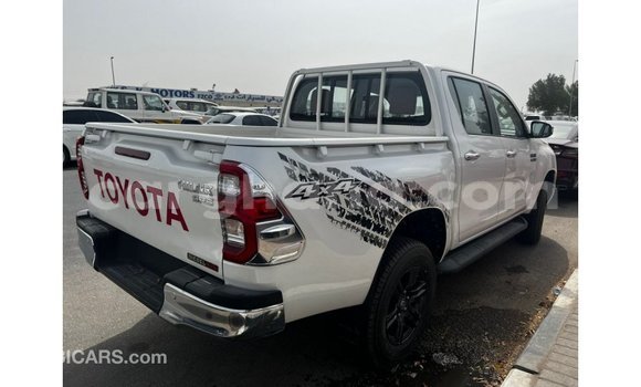 Ra Imported Toyota Hilux funfun Ọkọ̀ in Import - Dubai ni Ashanti Ra Imported Toyota Hilux funfun Ọkọ̀ in Import - Dubai ni Ashanti