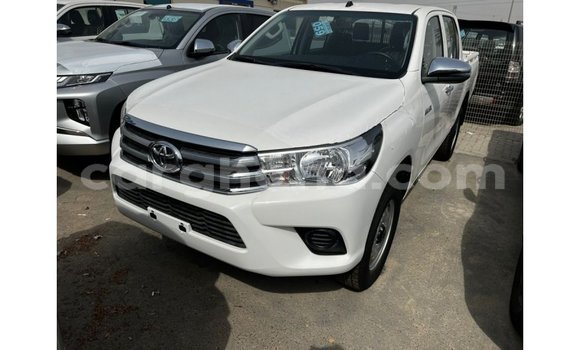 Buy Import Toyota Hilux White Car in Import - Dubai in Ashanti