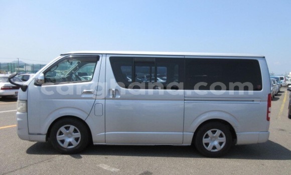 Ra Àlòkù Toyota Hiace Silver Ọkọ̀ in Accra ni Greater Accra