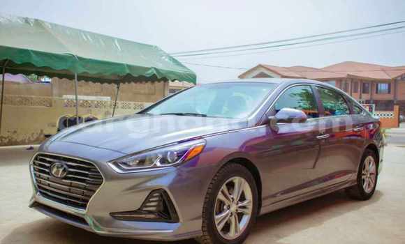 Ra Imported Hyundai Sonata Silver Ọkọ̀ in Iwọn didun ni Oorun Ra Imported Hyundai Sonata Silver Ọkọ̀ in Iwọn didun ni Oorun