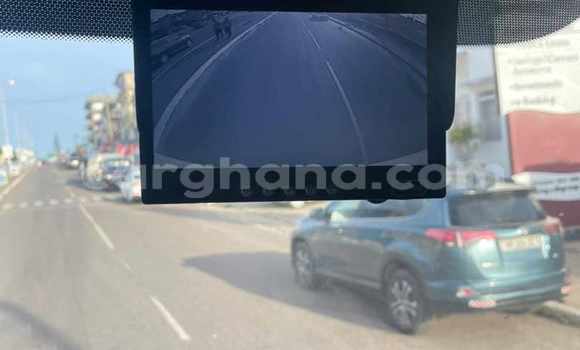 Ra Imported Mercedes‒Benz Sprinter funfun Ọkọ̀ akẹ́rù ńlá in Iwọn didun ni Oorun Ra Imported Mercedes‒Benz Sprinter funfun Ọkọ̀ akẹ́rù ńlá in Iwọn didun ni Oorun