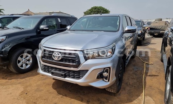Sayi Na hannu Toyota Hilux Azurfa Mota in Accra a Greater Accra Sayi Na hannu Toyota Hilux Azurfa Mota in Accra a Greater Accra