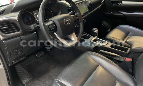 Sayi Na hannu Toyota Hilux Azurfa Mota in Accra a Greater Accra Sayi Na hannu Toyota Hilux Azurfa Mota in Accra a Greater Accra
