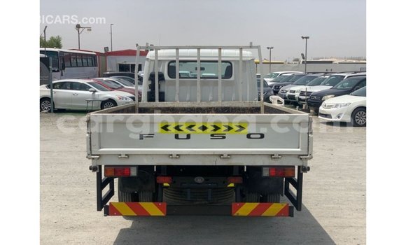 Ra Imported Mitsubishi i funfun Ọkọ̀ in Import - Dubai ni Ashanti Ra Imported Mitsubishi i funfun Ọkọ̀ in Import - Dubai ni Ashanti