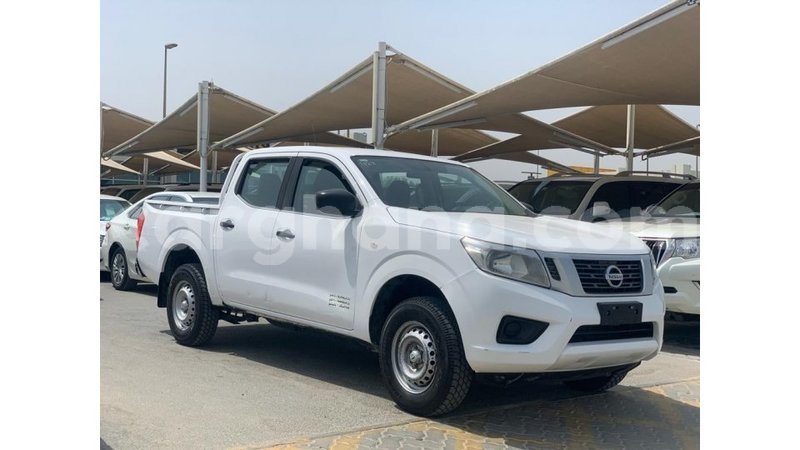 Big with watermark nissan navara ashanti import dubai 47416