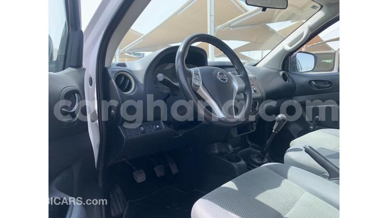 Big with watermark nissan navara ashanti import dubai 47416