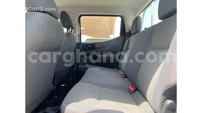 Big with watermark nissan navara ashanti import dubai 47416