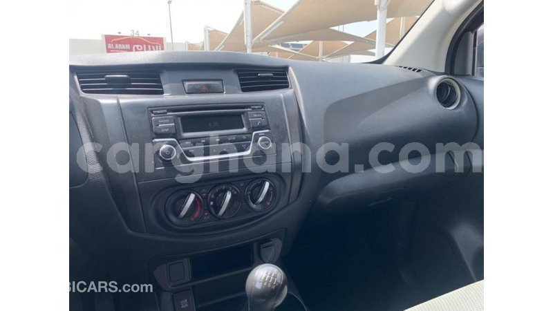 Big with watermark nissan navara ashanti import dubai 47416