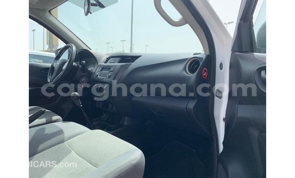 Ra Imported Nissan Navara funfun Ọkọ̀ in Import - Dubai ni Ashanti Ra Imported Nissan Navara funfun Ọkọ̀ in Import - Dubai ni Ashanti