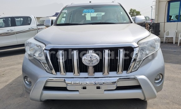 Sayi Na hannu Toyota Land Cruiser Azurfa Mota in Accra a Greater Accra Sayi Na hannu Toyota Land Cruiser Azurfa Mota in Accra a Greater Accra